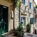 Old Town E بيت للعطل