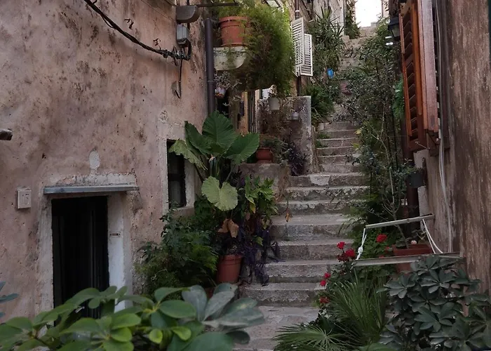 Old Town E